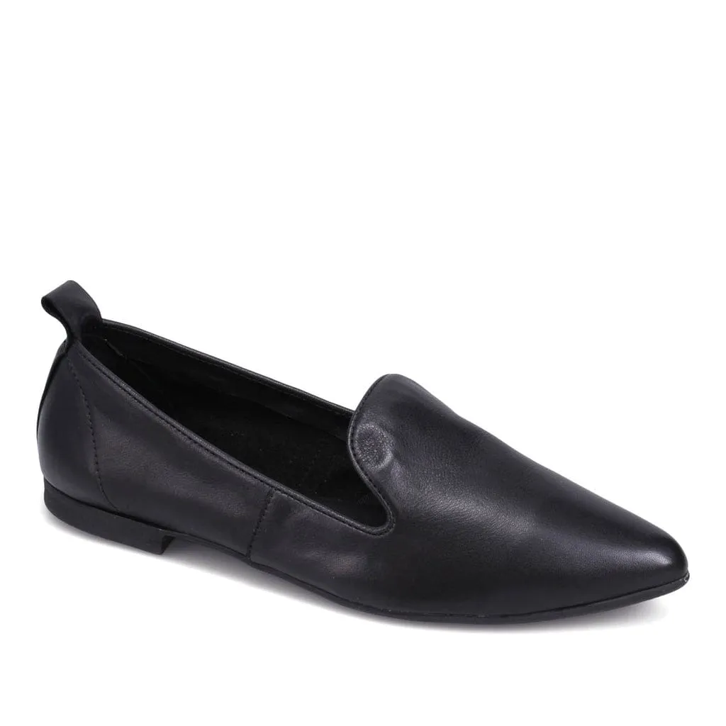 Bueno Women's Izzy Ballet Flats- Black
