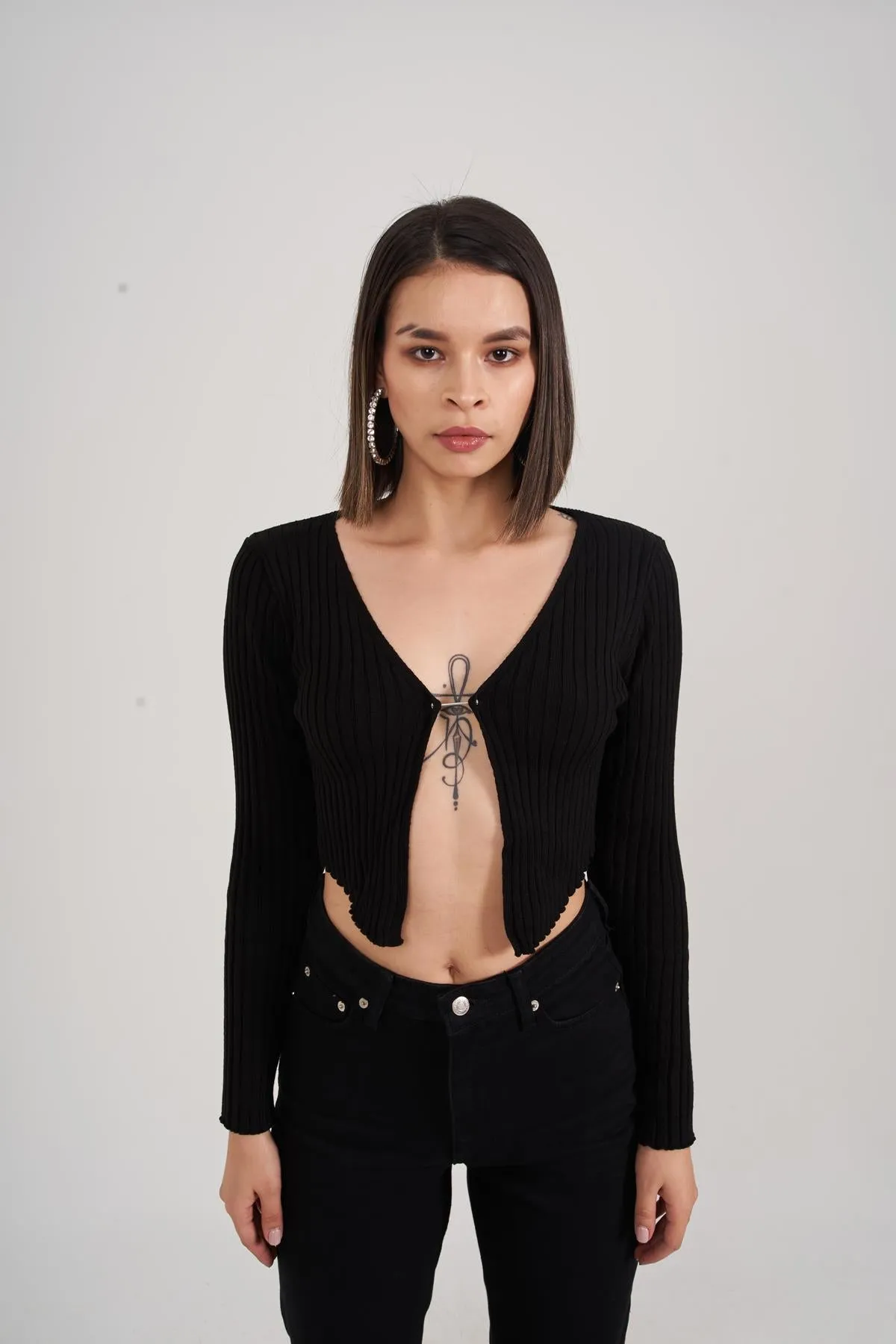 HLLY Women Odyssey Sweater Black - Amherst