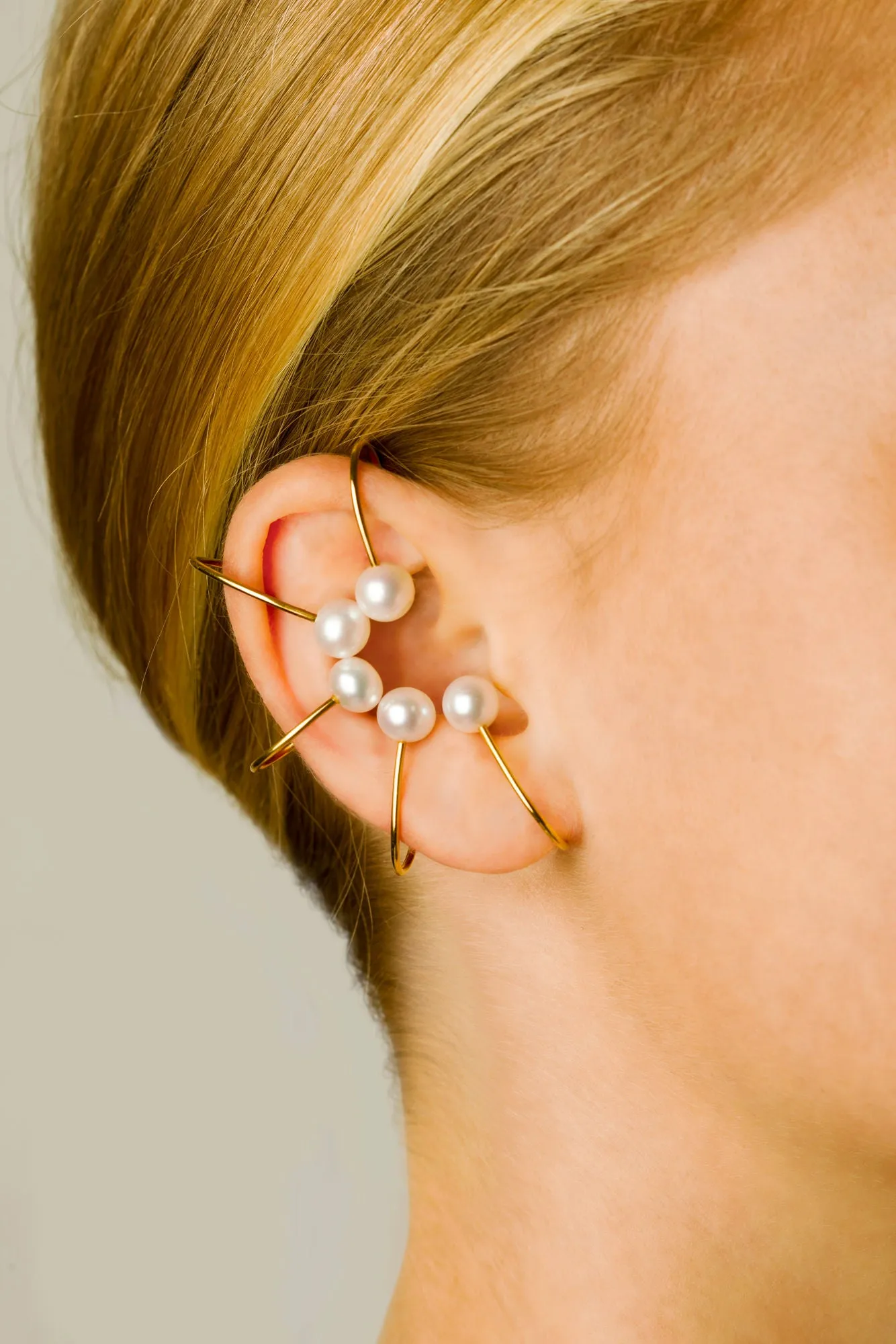Iris concha Gold Plated Ear Clip w. 5 Pearls