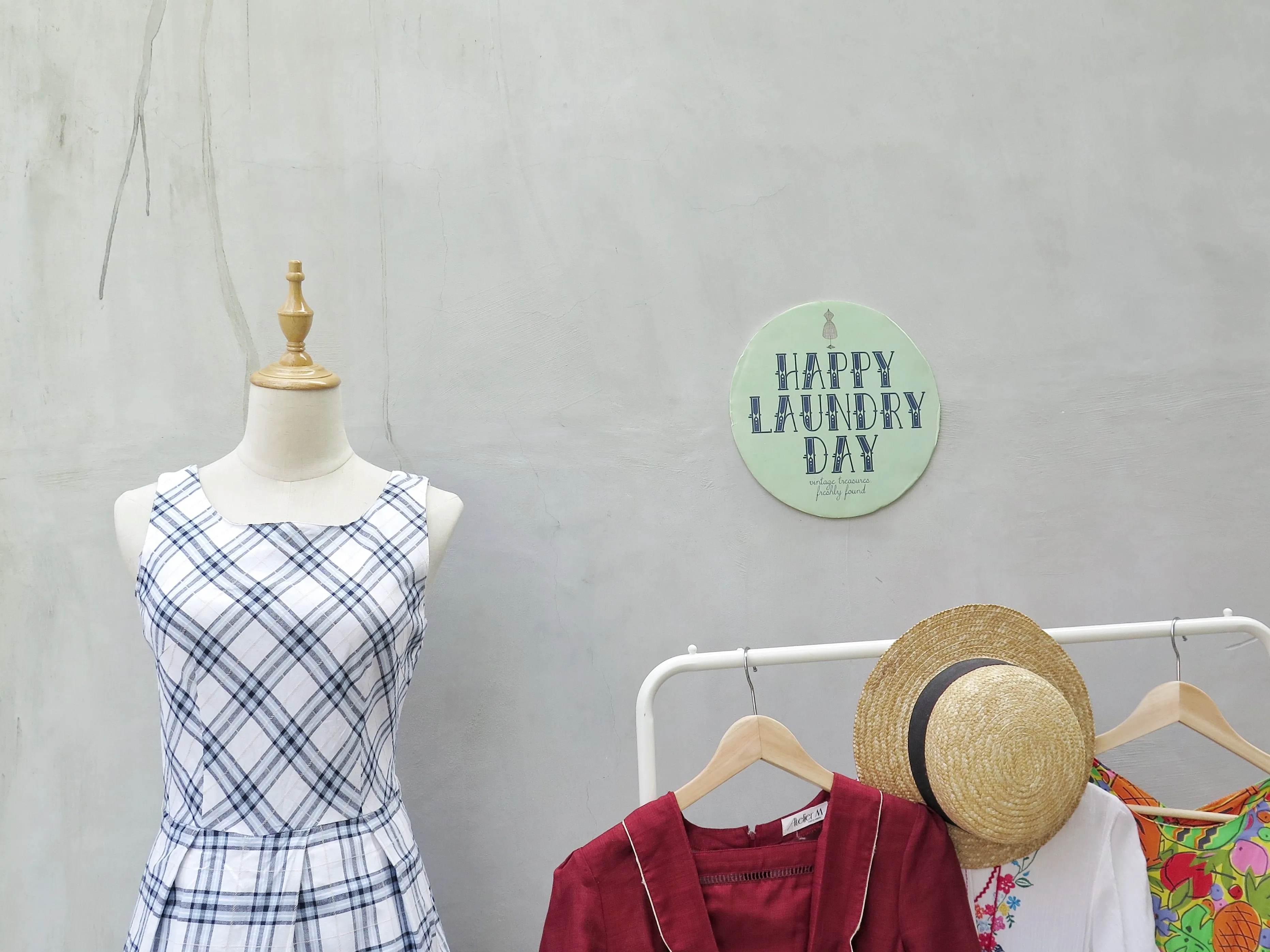 Leanne | Vintage 1950s 1960s Sleeveless textured checkered plaid dress in white and blue