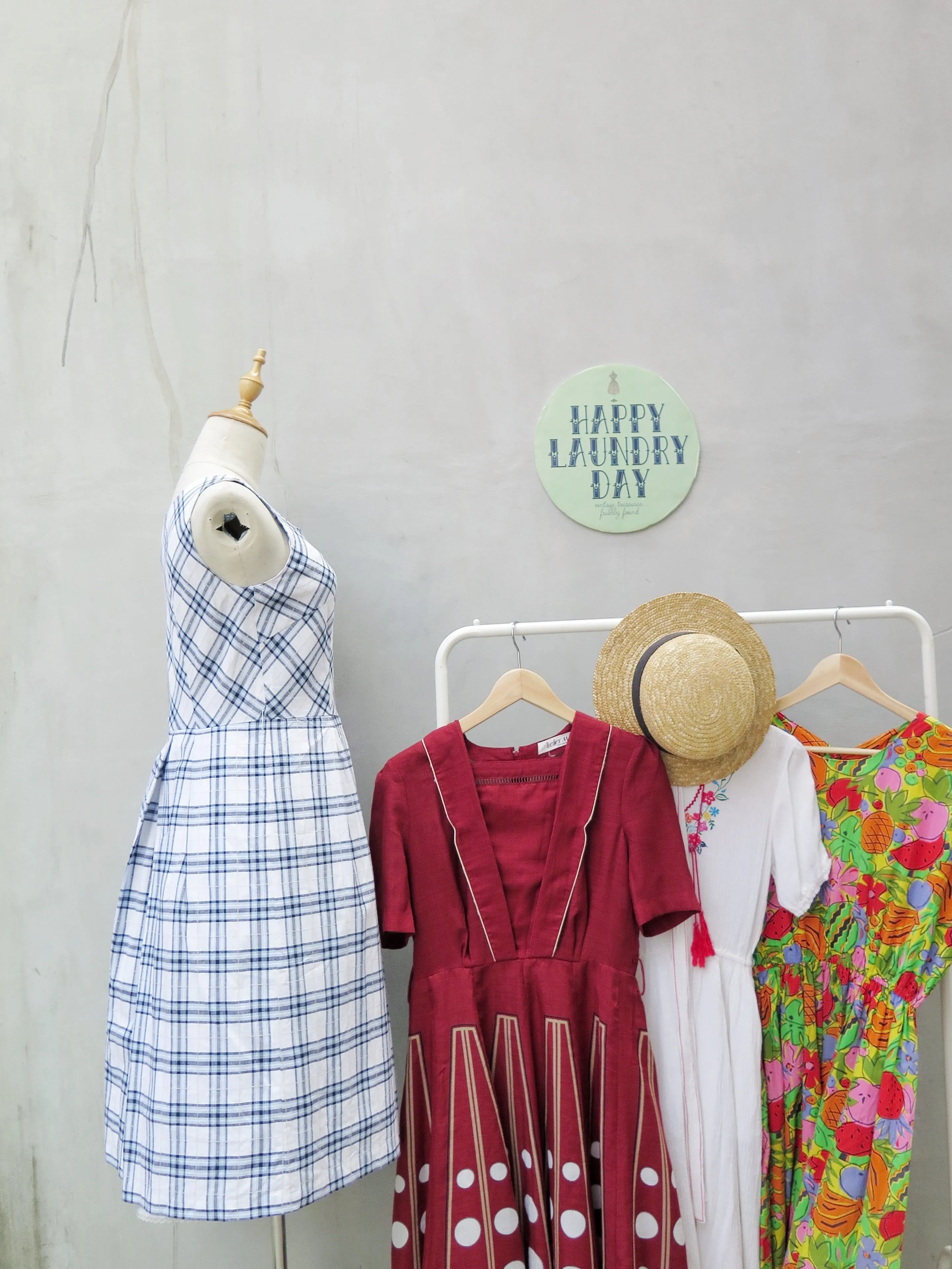 Leanne | Vintage 1950s 1960s Sleeveless textured checkered plaid dress in white and blue