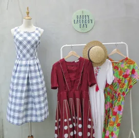 Leanne | Vintage 1950s 1960s Sleeveless textured checkered plaid dress in white and blue