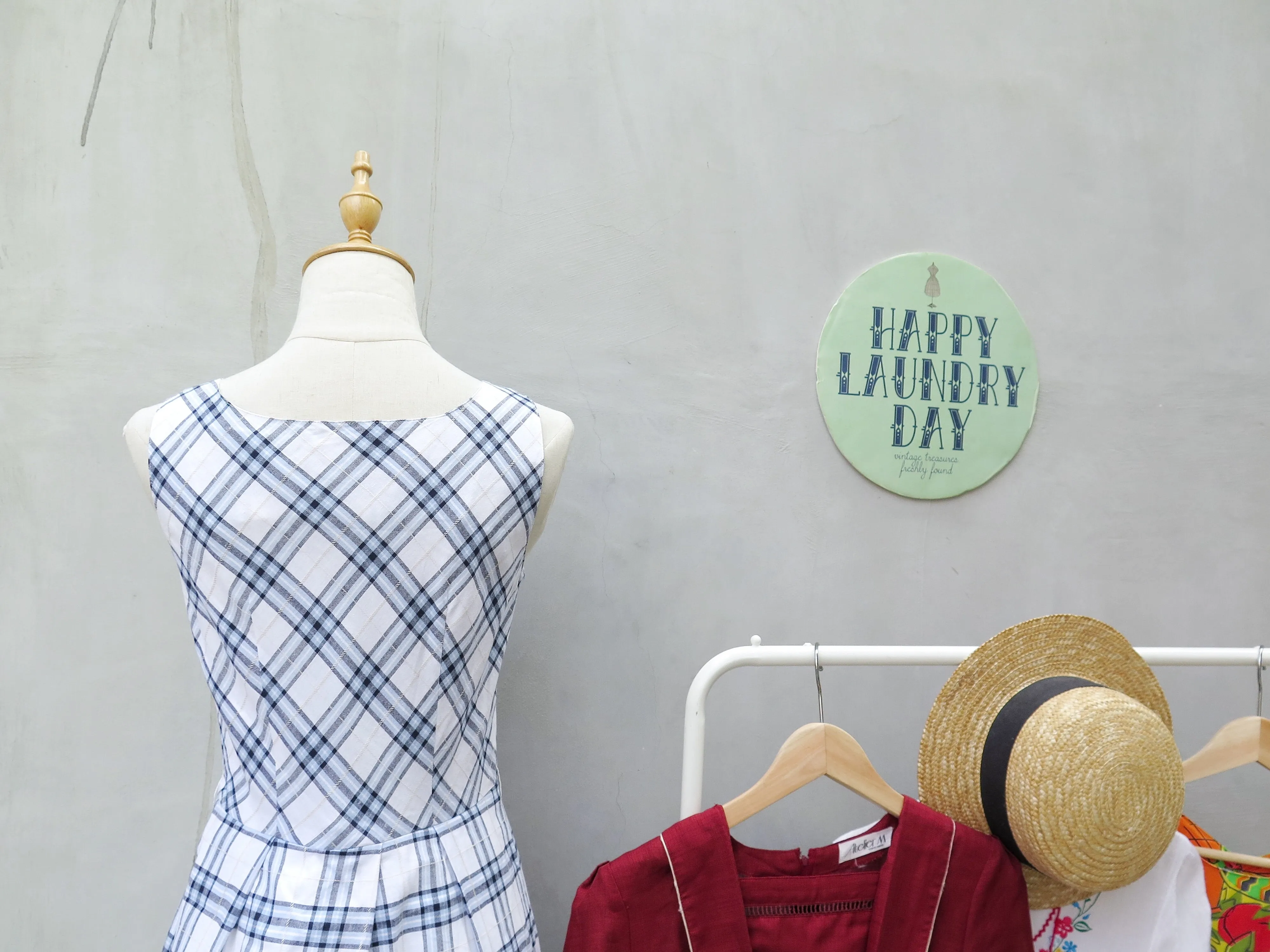 Leanne | Vintage 1950s 1960s Sleeveless textured checkered plaid dress in white and blue