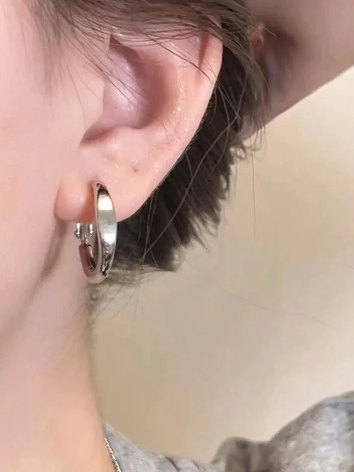 Minimalism Silver Hoop Earring
