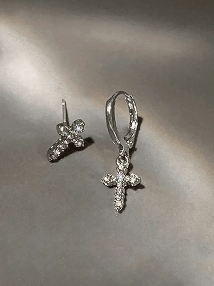 Rhinestone Cross Decor Earring