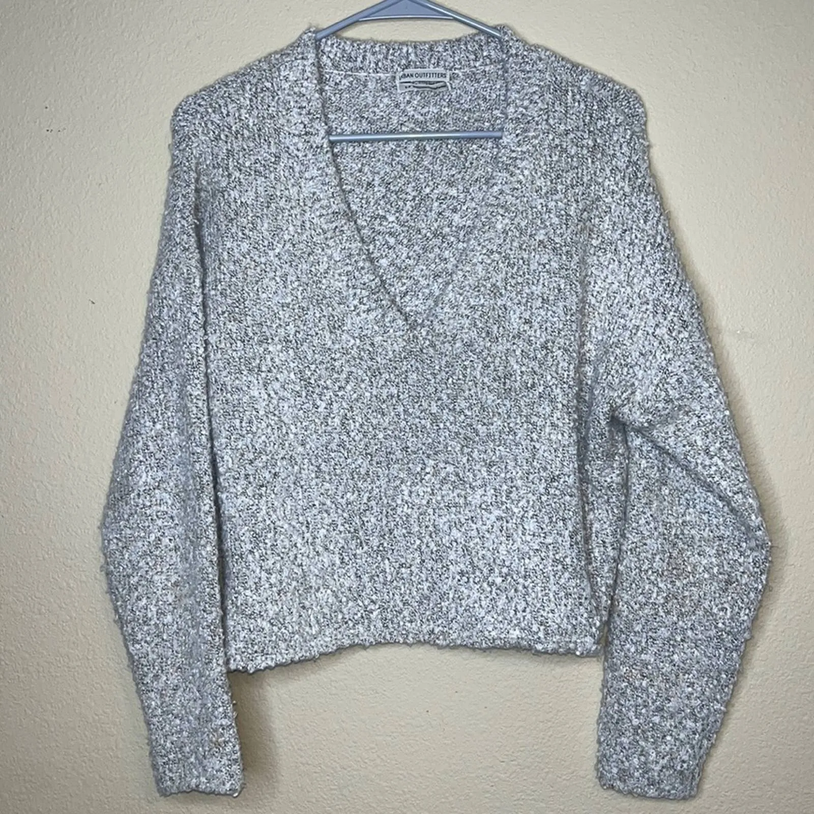 Small Urban Outfitters Sharde Boxy V-Neck Crop Sweater