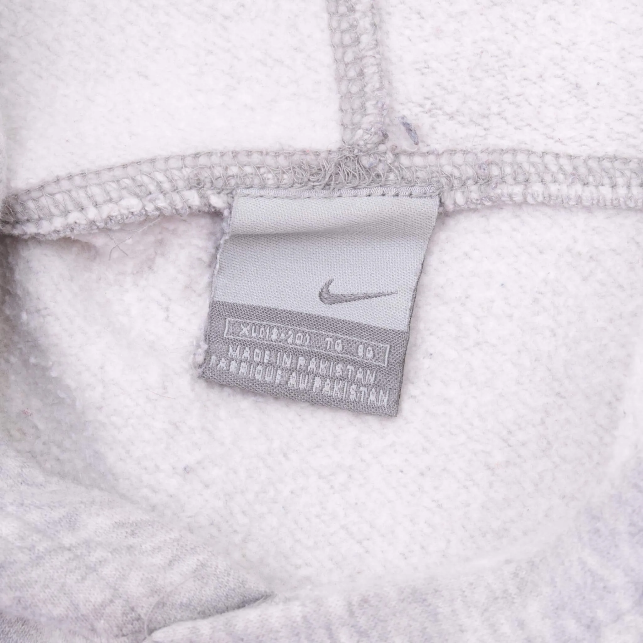 VINTAGE NIKE SOCCER GREY HOODIE SWEATSHIRT 2000S XL YOUTH (18/20)